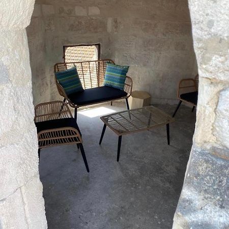 La Tour 2: Appart Neuf Au Coeur De La Petite Venise LʼIsle-sur-la-Sorgue المظهر الخارجي الصورة