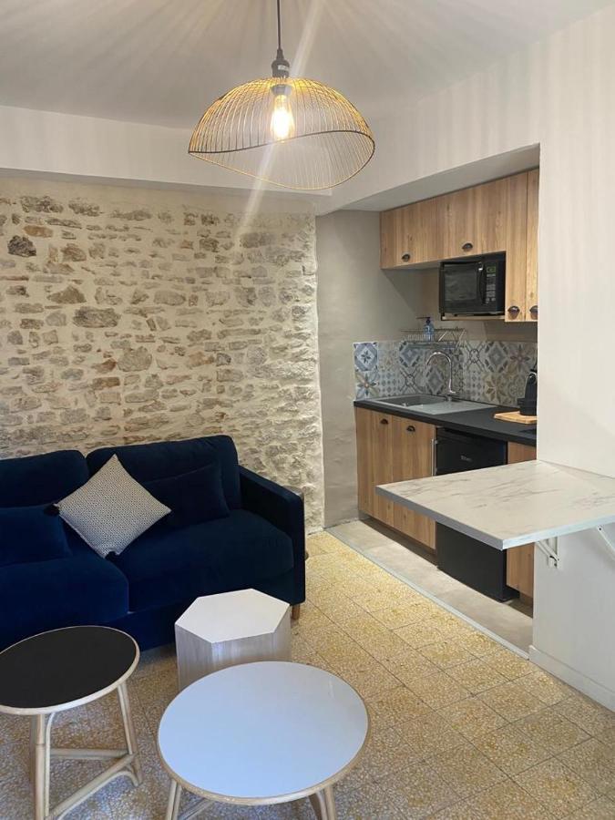 La Tour 2: Appart Neuf Au Coeur De La Petite Venise LʼIsle-sur-la-Sorgue المظهر الخارجي الصورة
